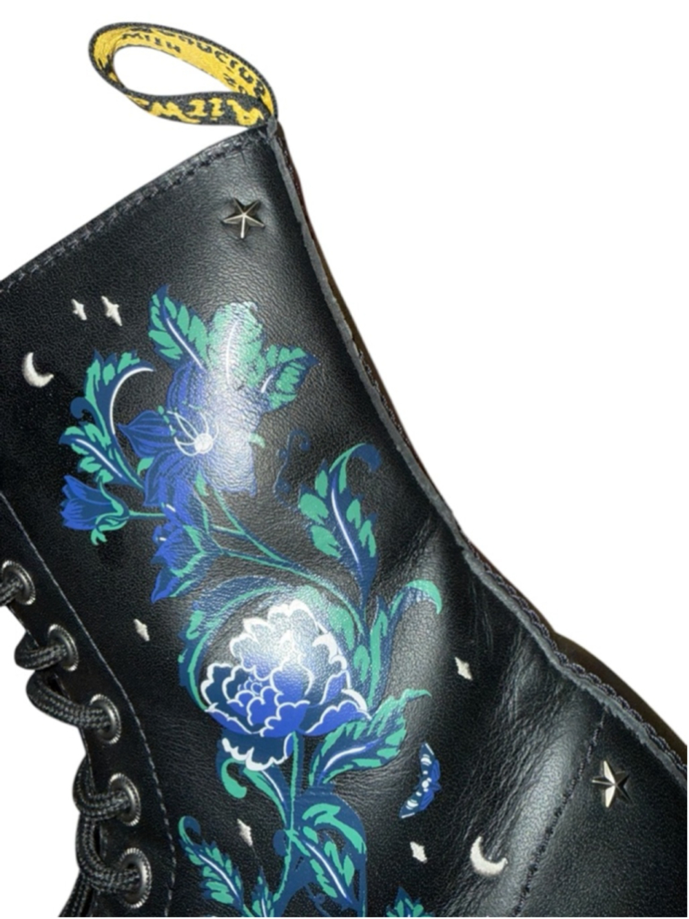 Dr. Martens Mystic 1490 Lace Up Boots Size 8